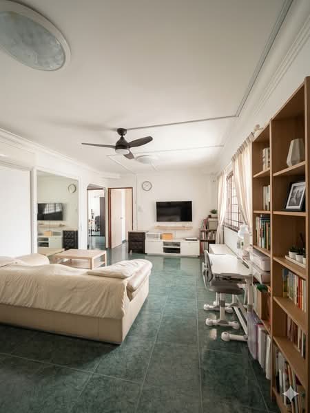 476 Sembawang Drive, 476 Sembawang Drive, 3 Bedrooms, 969 sqft, HDB Flat For Sale, by Miko Xiao, 500149729 - Living Room - PropertyGuru.com.sg