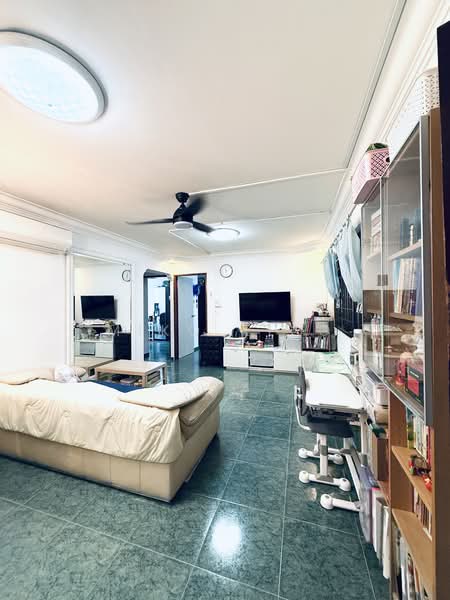 476 Sembawang Drive, 476 Sembawang Drive, 3 Bedrooms, 969 sqft, HDB Flat For Sale, by Miko Xiao, 500149729 - Living Room - PropertyGuru.com.sg