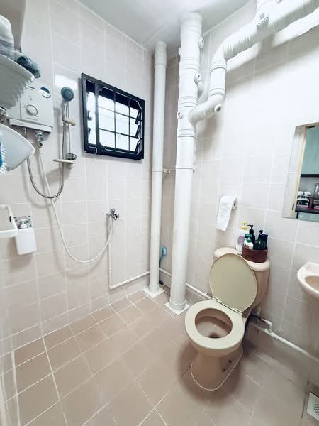 476 Sembawang Drive, 476 Sembawang Drive, 3 Bedrooms, 969 sqft, HDB Flat For Sale, by Miko Xiao, 500149729 - Bathroom - PropertyGuru.com.sg