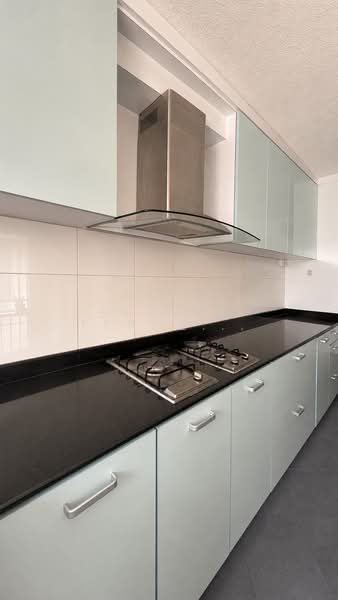 171 Bedok South Road, 171 Bedok South Road, 3 Bedrooms, 1,313 sqft, HDB Flat For Sale, by Sheela Ferozkhan, 500149734 - Kitchen - PropertyGuru.com.sg