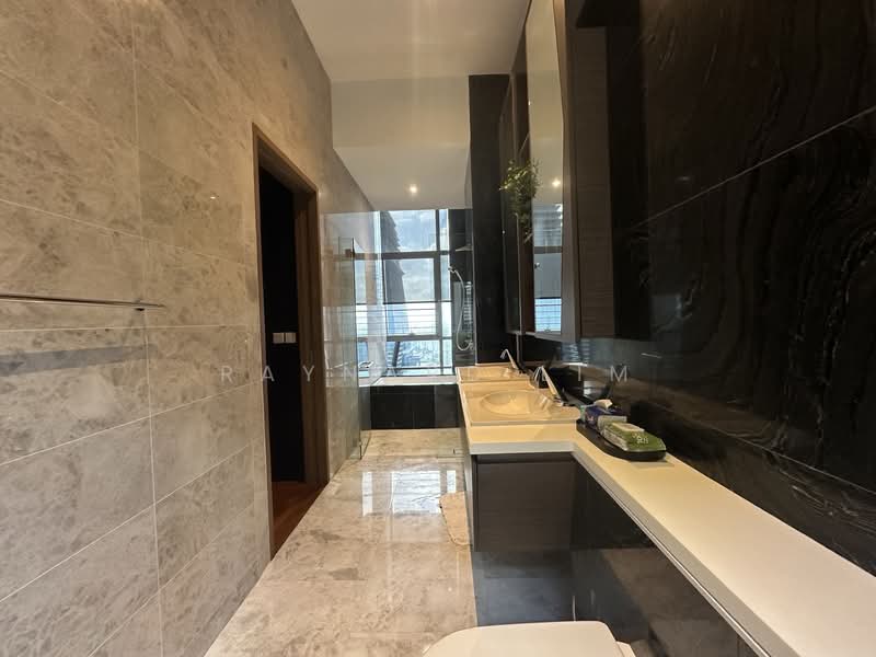 V on Shenton, 5 Shenton Way, 4 Bedrooms, 3,918 sqft, Condominium For Rent, by Raynard Lim, 500149735 - Bathroom - PropertyGuru.com.sg