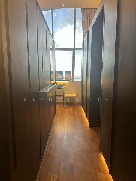 V on Shenton, 5 Shenton Way, 4 Bedrooms, 3,918 sqft, Condominium For Rent, by Raynard Lim, 500149735 - Corridor - PropertyGuru.com.sg