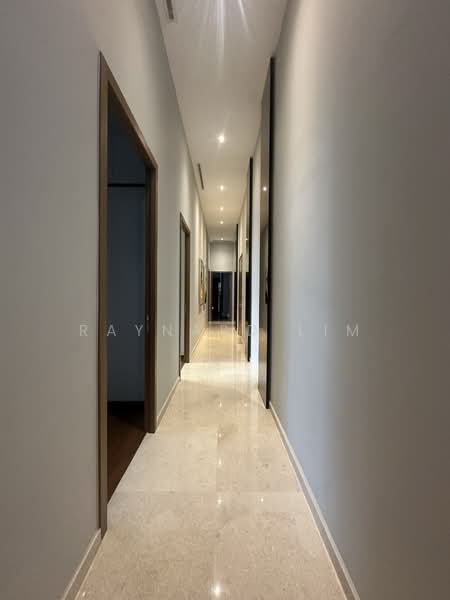V on Shenton, 5 Shenton Way, 4 Bedrooms, 3,918 sqft, Condominium For Rent, by Raynard Lim, 500149735 - Corridor - PropertyGuru.com.sg