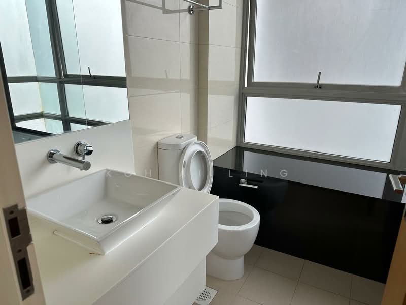 Meyer Residence, 3 Meyer Place, 2 Bedrooms, 904 sqft, Apartment For Rent, by Koh Ai Ling, 500149738 - Bathroom - PropertyGuru.com.sg