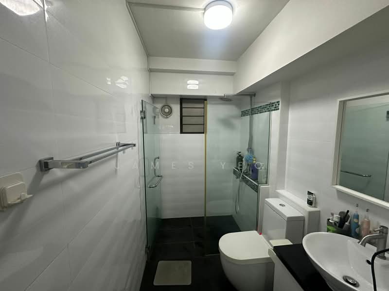523 Woodlands Drive 14, 523 Woodlands Drive 14, 3 Bedrooms, 1,097 sqft, HDB Flat For Sale, by James Yeo, 500149752 - Bathroom - PropertyGuru.com.sg