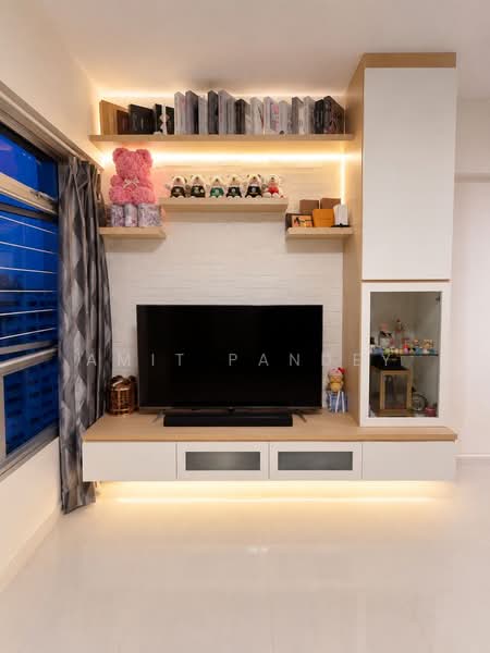 414A Fernvale Link, 414A Fernvale Link, 2 Bedrooms, 732 sqft, HDB Flat For Sale, by Amit Pandey, 500149753 - Living Room - PropertyGuru.com.sg