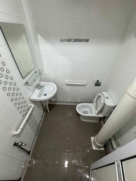 90 Bedok North Street 4, 90 Bedok North Street 4, Room Rental, 120 sqft, HDB Flat For Rent, by Wee Ming Hao, 500149754 - Bathroom - PropertyGuru.com.sg