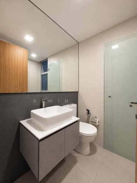 FLO Residence, Punggol Field Walk, 2 Bedrooms, 786 sqft, Condominium For Sale, by Alvin Tyh, 500149762 - Bathroom - PropertyGuru.com.sg