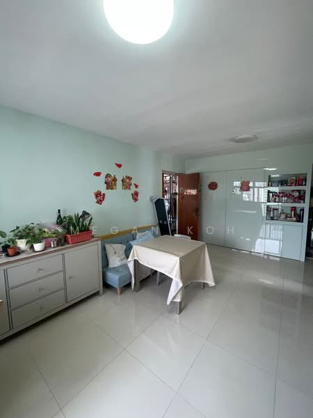79B Toa Payoh Central, 79B Toa Payoh Central, 3 Bedrooms, 990 sqft, HDB Flat For Sale, by Megan Koh, 500149772 - Living Room - PropertyGuru.com.sg