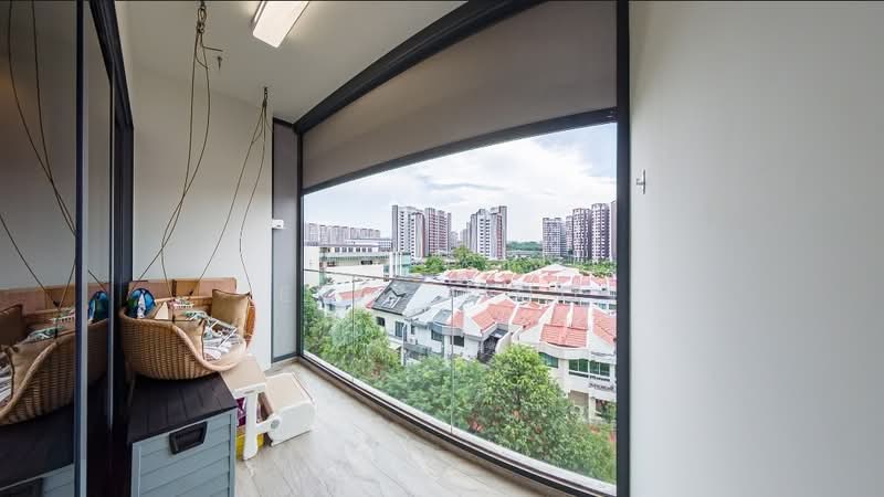 The Gazania, 7 How Sun Drive, 3 Bedrooms, 958 sqft, Condominium For Sale, by Eric Woo, 500149774 - Balcony - PropertyGuru.com.sg