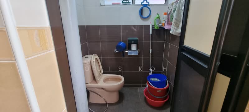 228 Bukit Batok Central, 228 Bukit Batok Central, Room Rental, 120 sqft, HDB Flat For Rent, by Louis Koh, 500149777 - Bathroom - PropertyGuru.com.sg