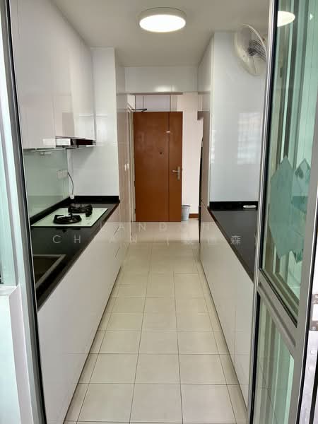 453C Fernvale Road, 453C Fernvale Road, 3 Bedrooms, 990 sqft, HDB Flat For Rent, by Landon Chian (钱德森), 500149780 - kitchen - PropertyGuru.com.sg