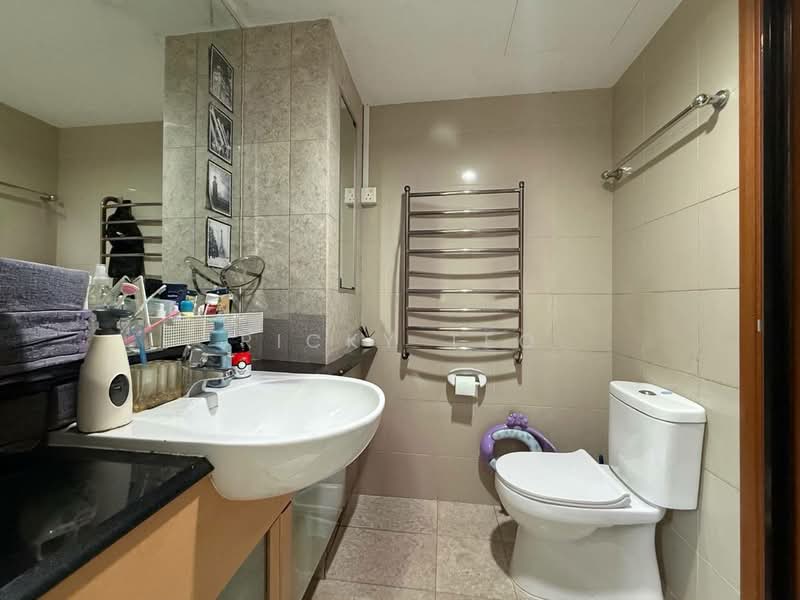 Lilydale, 560 Yishun Ave 6, 3 Bedrooms, 1,356 sqft, Condominium For Sale, by Ricky Teo, 500149793 - Bathroom - PropertyGuru.com.sg