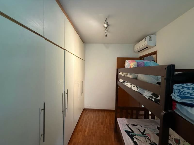 Lilydale, 560 Yishun Ave 6, 3 Bedrooms, 1,356 sqft, Condominium For Sale, by Ricky Teo, 500149793 - Big Common Bedroom - PropertyGuru.com.sg