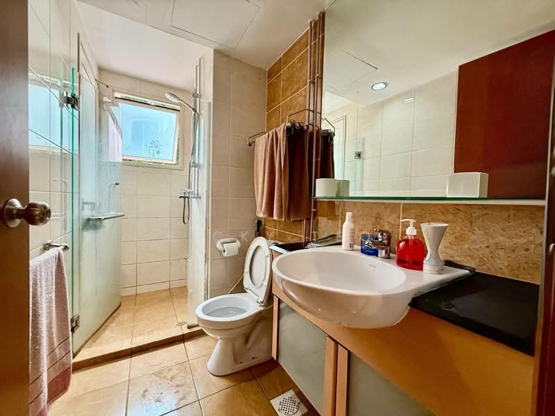 Lilydale, 560 Yishun Ave 6, 3 Bedrooms, 1,356 sqft, Condominium For Sale, by Ricky Teo, 500149793 - Common Bathroom - PropertyGuru.com.sg