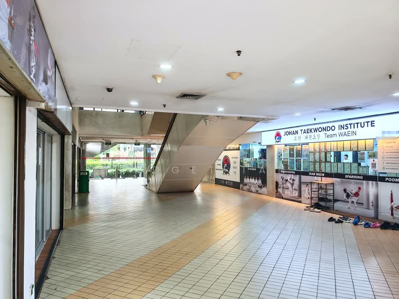 Upper Serangoon Shopping Centre, 756 Upper Serangoon Road, 238 sqft, Mall Shop For Rent, by Bridget Tan, 500149816 - Corridor - CommercialGuru.com.sg