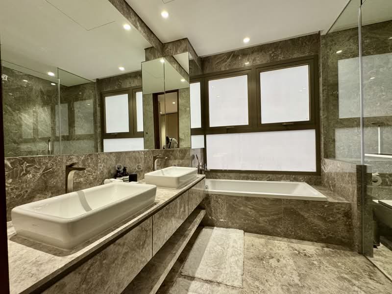 The Giverny Residences, 6 Robin Drive, 4 Bedrooms, 2,551 sqft, Condominium For Sale, by Roger Khera, 500149824 - Bathroom - PropertyGuru.com.sg