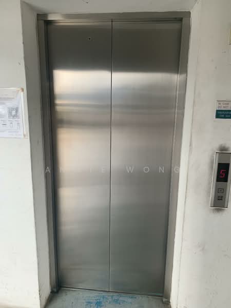 Paya Ubi Industrial Park, 51 Ubi Avenue 1, 850 sqft, Light Industrial (B1) For Rent, by Annie Wong, 500149827 - Lobby - CommercialGuru.com.sg