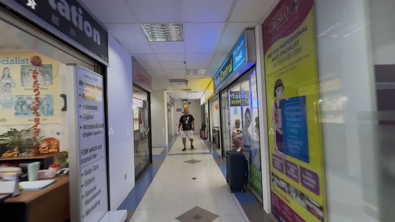 Bukit Timah Shopping Centre, 170 Upper Bukit Timah Road, 204 sqft, Mall Shop For Rent, by Alvin Chua, 500149832 - Corridor - CommercialGuru.com.sg