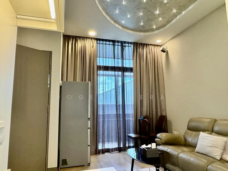 Robin Residences, 1 Robin Drive, 6 Bedrooms, 2,939 sqft, Condominium For Sale, by Roger Khera, 500149835 - Living Room - PropertyGuru.com.sg