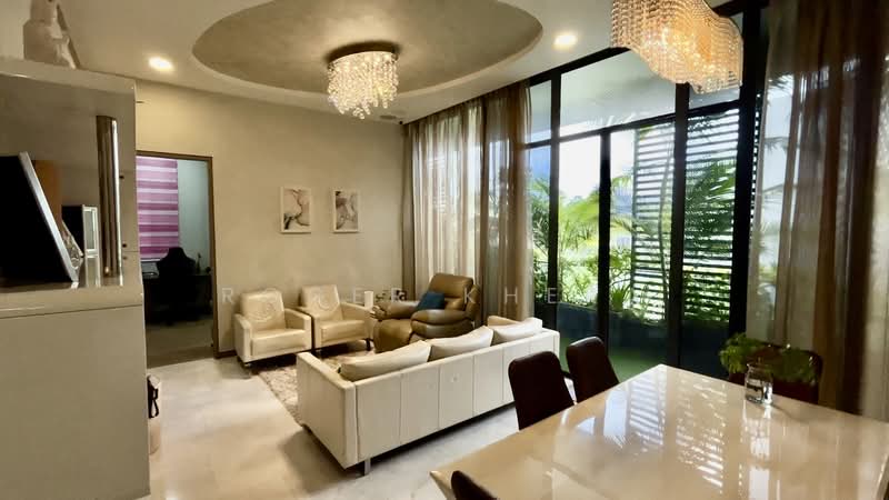 Robin Residences, 1 Robin Drive, 6 Bedrooms, 2,939 sqft, Condominium For Sale, by Roger Khera, 500149835 - Living Room - PropertyGuru.com.sg