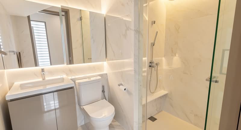 Robin Residences, 1 Robin Drive, Tanglin / Holland / Bukit Timah, 6 Bedrooms, 2,939 sqft, Condominium For Sale, by Roger Khera, 500149835 - Just a Bathroom for some - PropertyGuru.com.sg