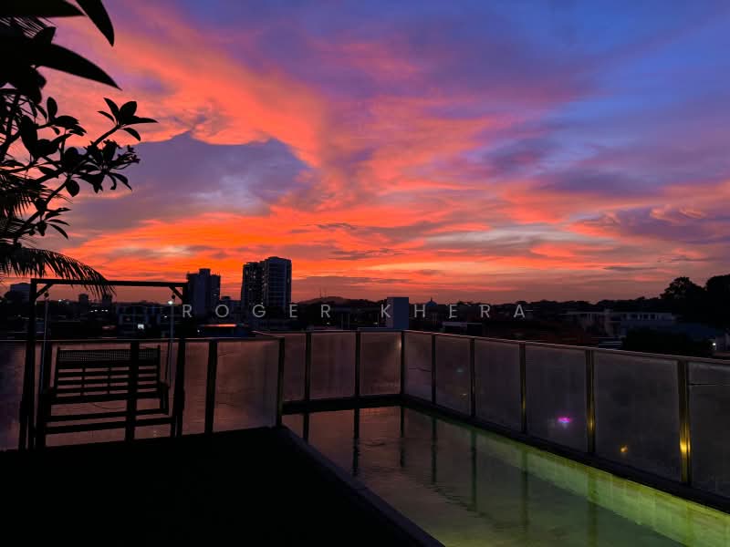 Robin Residences, 1 Robin Drive, Tanglin / Holland / Bukit Timah, 6 Bedrooms, 2,939 sqft, Condominium For Sale, by Roger Khera, 500149835 - Actual Evening View from private pool - PropertyGuru.com.sg