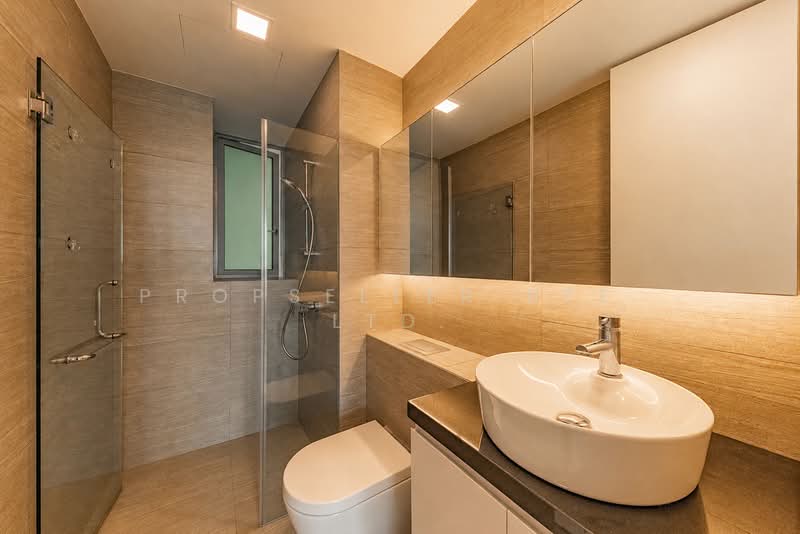 Southbank, 881 North Bridge Road, 2 Bedrooms, 958 sqft, Condominium For Sale, by Don Png, 500149837 - Bathroom - PropertyGuru.com.sg