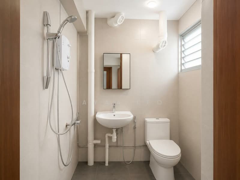 466 Jurong West Street 41, 466 Jurong West Street 41, 3 Bedrooms, 1,001 sqft, HDB Flat For Rent, by Dayaa Leo, 500149839 - Bathroom - PropertyGuru.com.sg