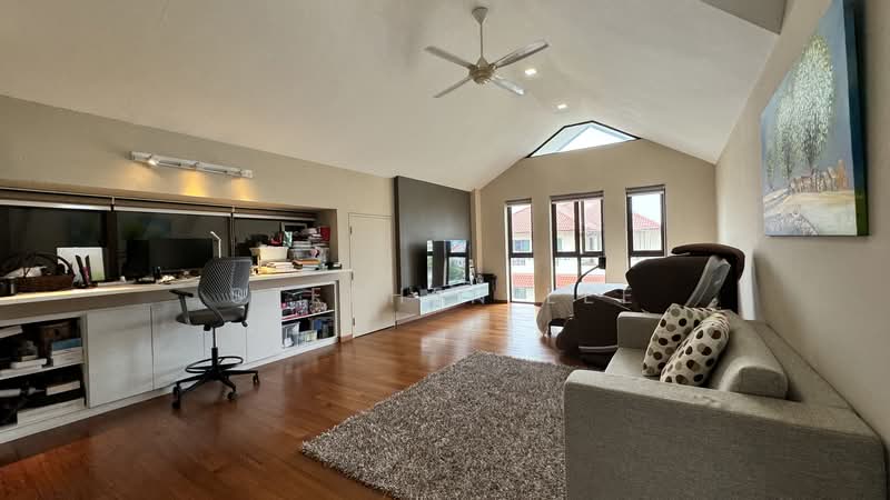 Changi Grove, Lengkok Mariam, 6 Bedrooms, 4,582 sqft, Detached House For Rent, by Stephen Lee, 500149843 - Huge spacious room at attic level - PropertyGuru.com.sg