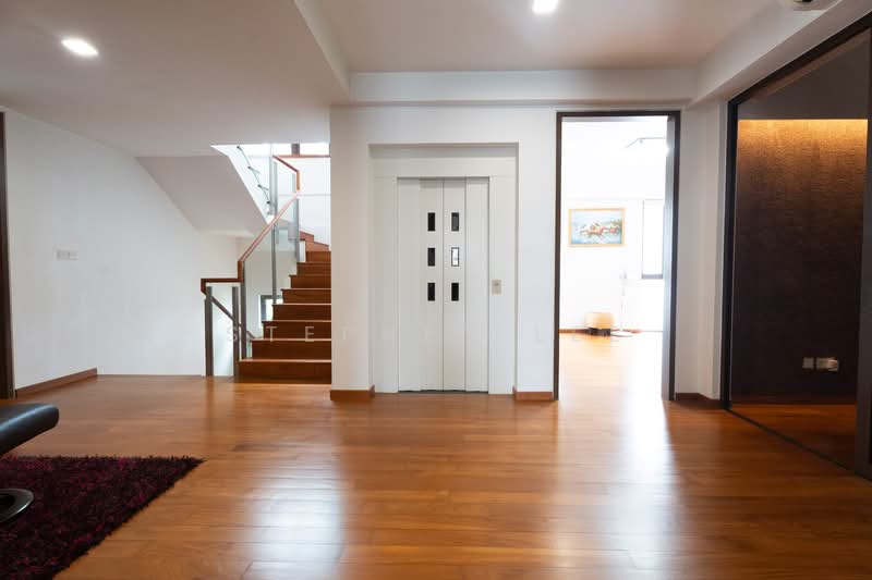 Changi Grove, Lengkok Mariam, 6 Bedrooms, 4,582 sqft, Detached House For Rent, by Stephen Lee, 500149843 - 2nd level family lounge with elevator - PropertyGuru.com.sg