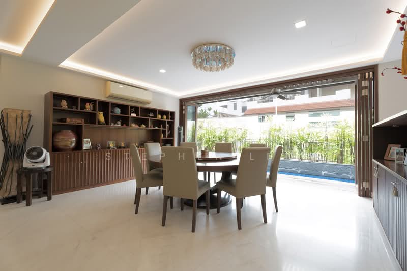 Changi Grove, Lengkok Mariam, 6 Bedrooms, 4,582 sqft, Detached House For Rent, by Stephen Lee, 500149843 - Dining Room fronting swimming pool - PropertyGuru.com.sg
