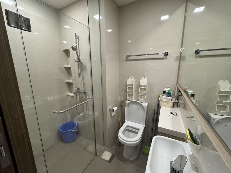 Riverbank at Fernvale, Sengkang West Way/Fernvale, Studio, 250 sqft, Condominium For Rent, by Don Sim Chor Boon, 500149848 - Bathroom - PropertyGuru.com.sg