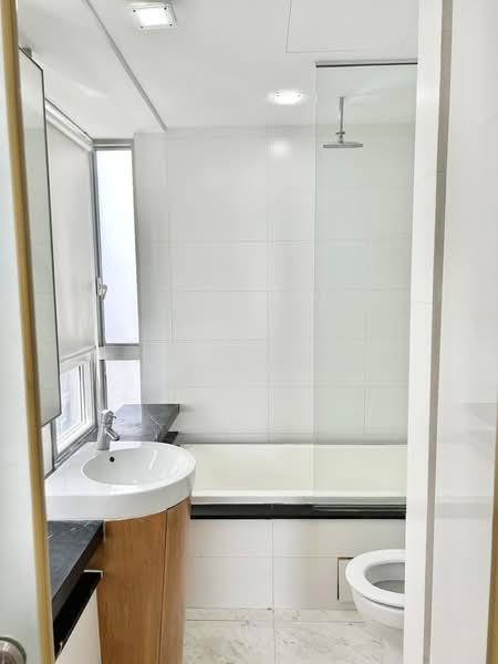 The Centris, 65 Jurong West Central 3, 2 Bedrooms, 872 sqft, Condominium For Rent, by May Tan, 500149856 - Bathroom - PropertyGuru.com.sg