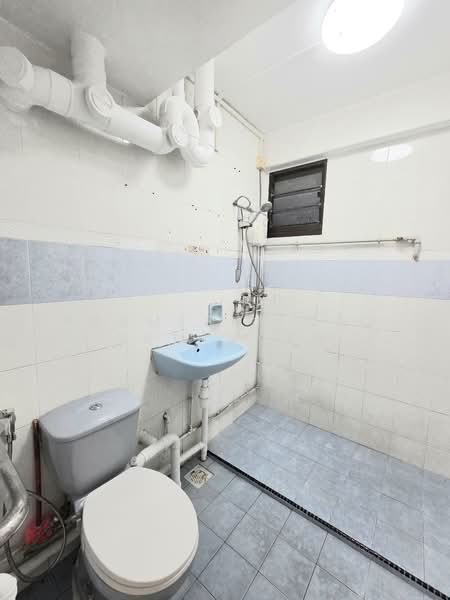 55 Geylang Bahru, 55 Geylang Bahru, 3 Bedrooms, 1,292 sqft, HDB Flat For Sale, by Prameela D/O Rathanan, 500149857 - Bathroom - PropertyGuru.com.sg