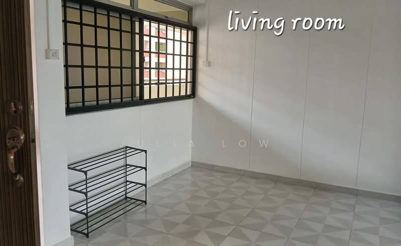 646 Jalan Tenaga, 646 Jalan Tenaga, Room Rental, 100 sqft, HDB Flat For Rent, by Julia Low, 500149866 - Living Room - PropertyGuru.com.sg