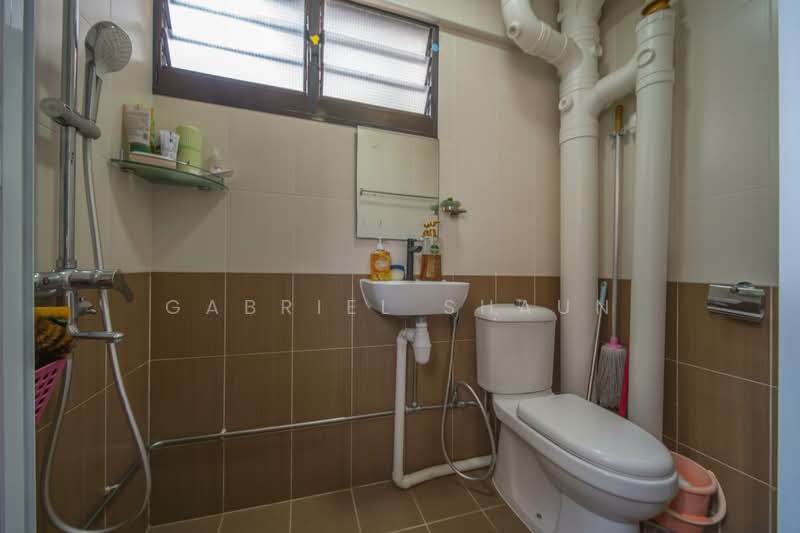 757 Yishun Street 72, 757 Yishun Street 72, 3 Bedrooms, 904 sqft, HDB Flat For Sale, by Gabriel Shaun, 500149875 - Bathroom - PropertyGuru.com.sg