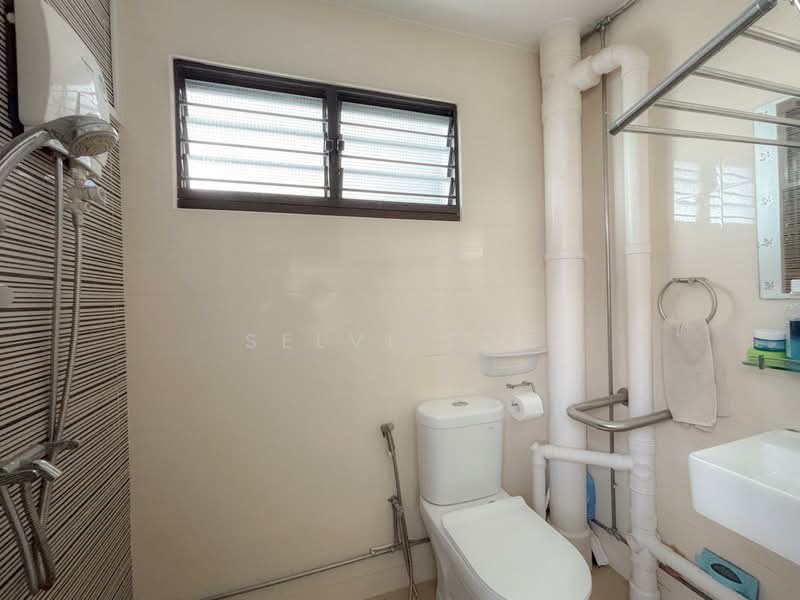 109 Bishan Street 12, 109 Bishan Street 12, 3 Bedrooms, 1,163 sqft, HDB Flat For Sale, by Selvi Loe, 500149876 - Bathroom - PropertyGuru.com.sg