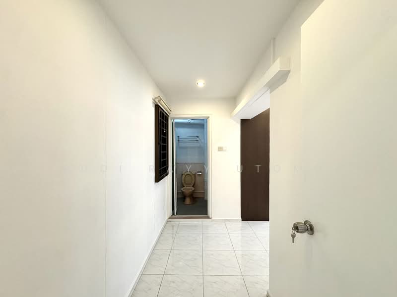658B Jurong West Street 65, 658B Jurong West Street 65, 3 Bedrooms, 1,194 sqft, HDB Flat For Sale, by Budi Rayy Utomo, 500149880 - Corridor - PropertyGuru.com.sg
