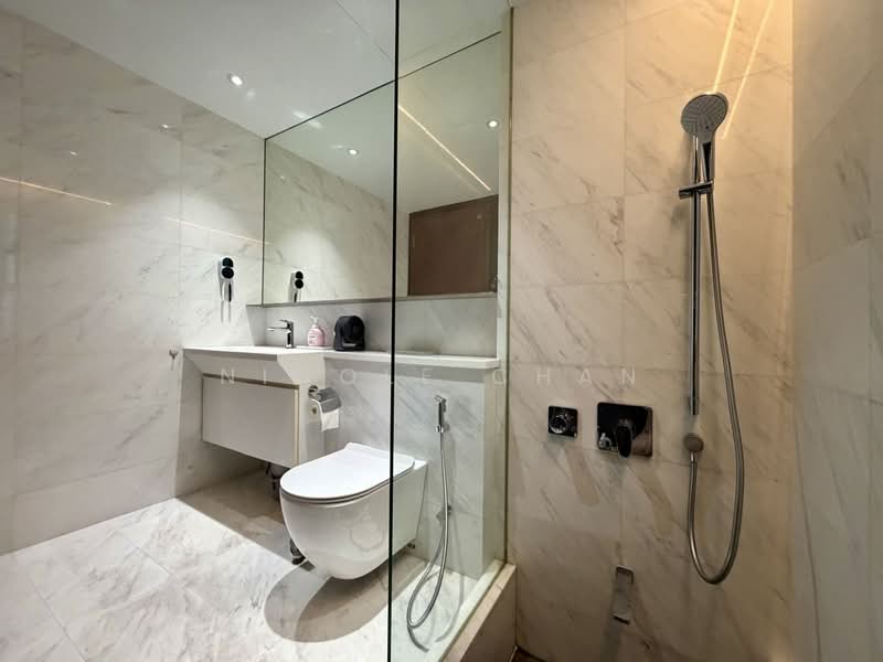 Adria, 12 Derbyshire Road, 1 Bedroom, 538 sqft, Condominium For Sale, by Nicole Chan, 500149897 - Bathroom - PropertyGuru.com.sg