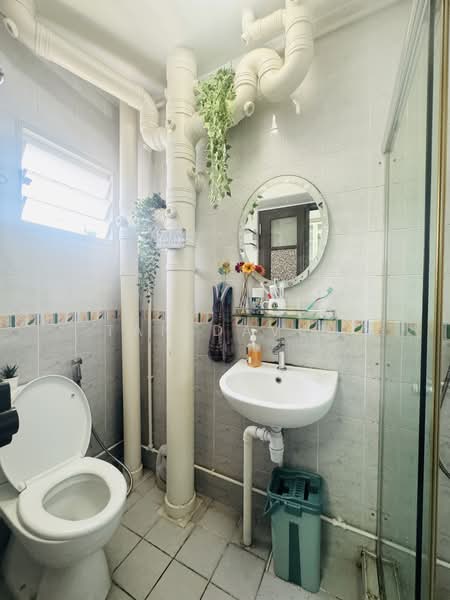 106D Punggol Field, 106D Punggol Field, 3 Bedrooms, 1,184 sqft, HDB Flat For Sale, by Tan David, 500149905 - Common Bathroom - PropertyGuru.com.sg