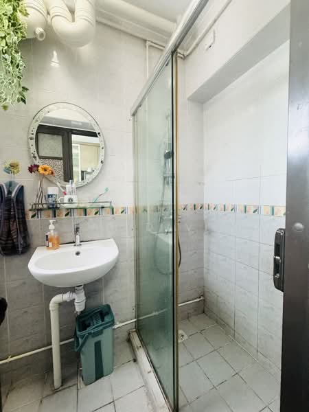 106D Punggol Field, 106D Punggol Field, 3 Bedrooms, 1,184 sqft, HDB Flat For Sale, by Tan David, 500149905 - Common Bathroom - PropertyGuru.com.sg