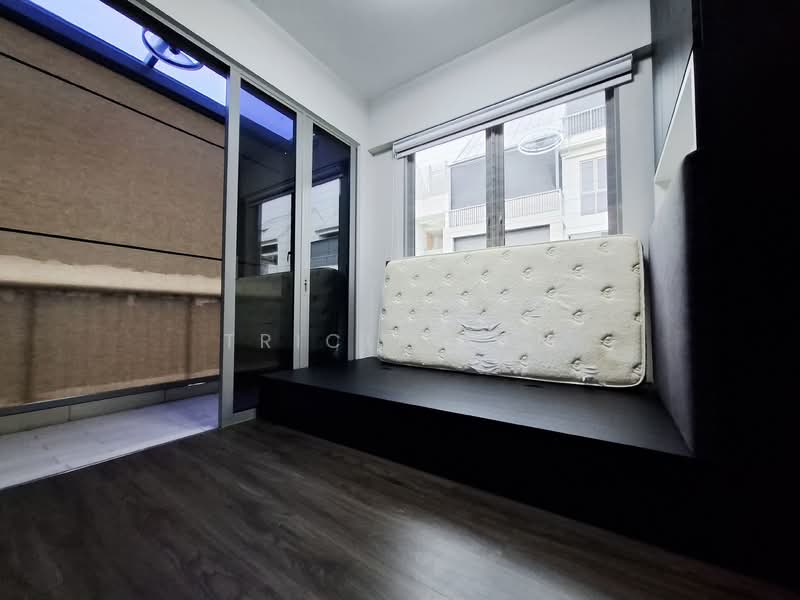 The Creek @ Bukit, 15A Toh Tuck Road, 5 Bedrooms, 1,711 sqft, Condominium For Rent, by Tricia Tan, 500149908 - Balcony - PropertyGuru.com.sg