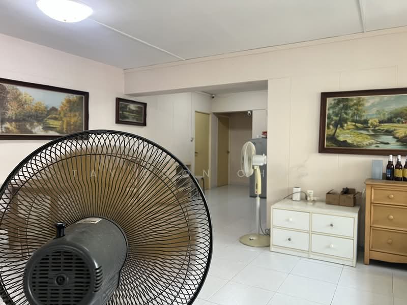 309 Canberra Road, 309 Canberra Road, 4 Bedrooms, 1,313 sqft, HDB Flat For Sale, by Tay Boon Chwee, 500149917 - Living Room - PropertyGuru.com.sg