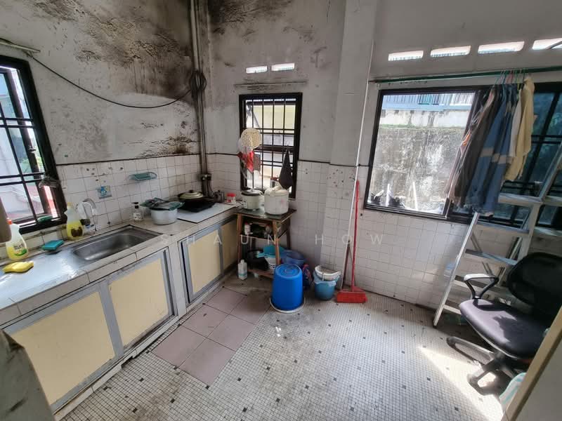 Eng Aun Mansion, 304 - 304C Thomson Road, 3 Bedrooms, 1,050 sqft, Apartment For Rent, by Shaun How, 500149918 - Kitchen - PropertyGuru.com.sg