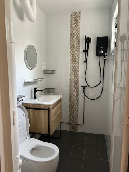 225C Compassvale Walk, 225C Compassvale Walk, 3 Bedrooms, 1,452 sqft, HDB Flat For Rent, by Shawn Phua, 500149920 - Bathroom - PropertyGuru.com.sg