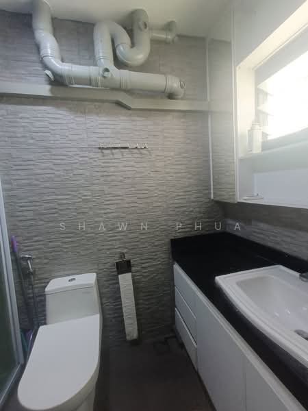225C Compassvale Walk, 225C Compassvale Walk, 3 Bedrooms, 1,452 sqft, HDB Flat For Rent, by Shawn Phua, 500149920 - Bathroom - PropertyGuru.com.sg