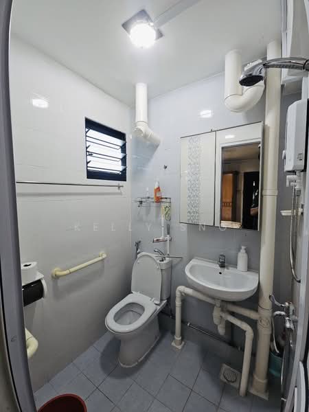 629 Ang Mo Kio Avenue 4, 629 Ang Mo Kio Avenue 4, Room Rental, 150 sqft, HDB Flat For Rent, by Kelly Sng, 500149941 - Bathroom - PropertyGuru.com.sg