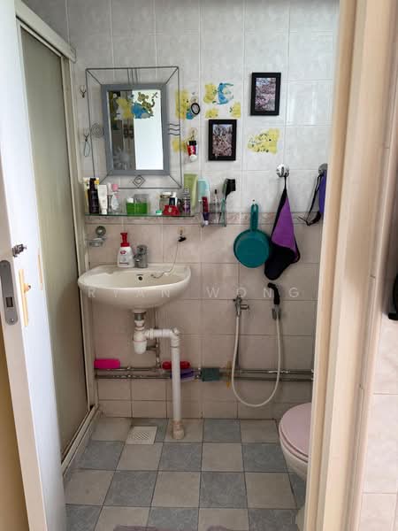350B Canberra Road, 350B Canberra Road, 3 Bedrooms, 1,184 sqft, HDB Flat For Sale, by Ryan Wong, 500149949 - Bathroom - PropertyGuru.com.sg