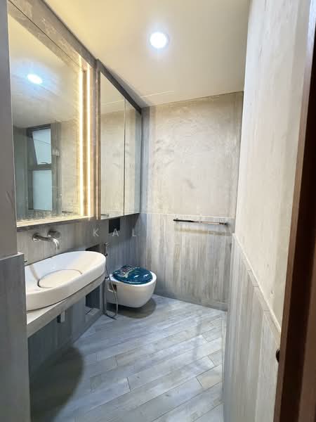 Stratum, 80 Elias Road, 2 Bedrooms, 947 sqft, Condominium For Rent, by Kal Ong, 500149952 - Bathroom - PropertyGuru.com.sg